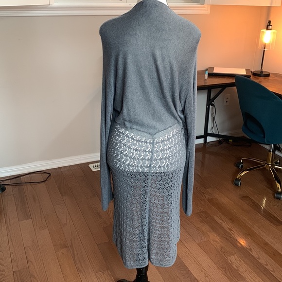 Hi/lo crochet knit sweater, Sz L - Picture 6 of 7